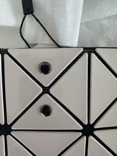 (50 dollars off) Bao Bao Issey Miyake Lucent panelled tote in ecru - Picture 7 of 9