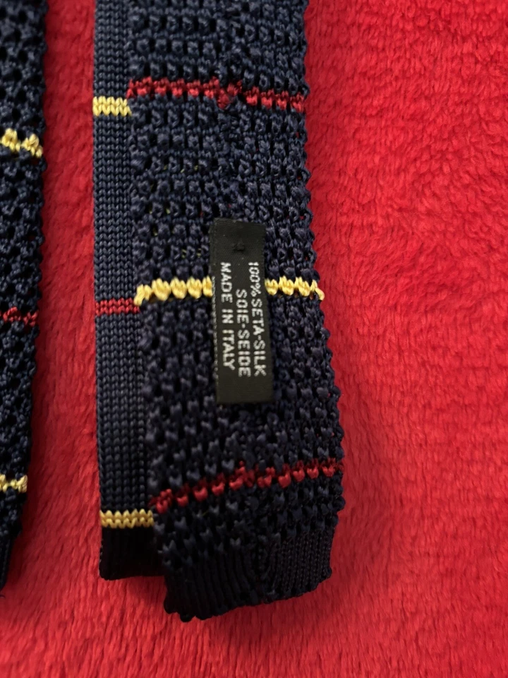 Corbata tejida de seda azul oscuro Lands' End rayas rojas y doradas 2,5x58 nueva sin etiquetas hecha en Italia Foto 3 de 4