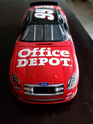 B005】激レア 1/24カールエドワーズ ♯99 レーシングカー NASCAR Carl Edwards #99 AAA 2005 Cup Series 1/24 NASCAR Diecast