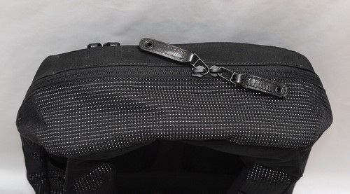 MOCHILA RAPHA Bolsa Ciclismo Cercanías Fija Reflectante Negra 14L Expandible RARA - Imagen 8 de 16