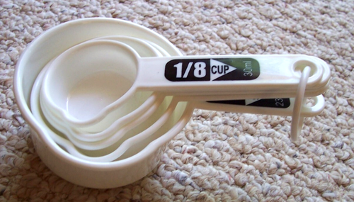 Big Number White Measuring Cups Easy to Read Baking Cooking Set of 5