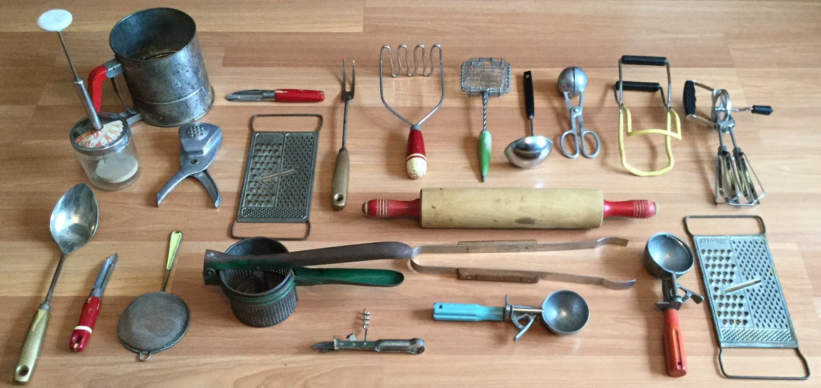 OLD VTG ANTIQUE KITCHEN TOOL UTENSIL GADGET SIFTER MIXER PEELER GRATER LOT OF 22