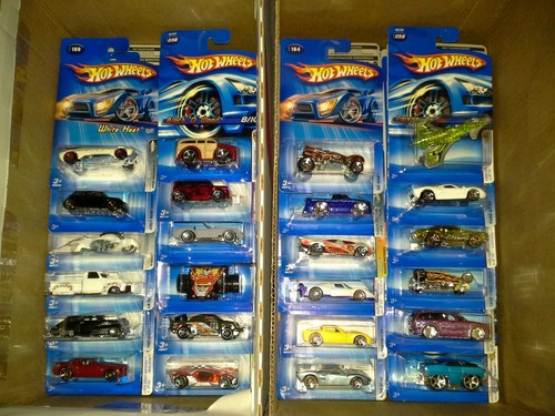 2000 2001 2002 2003 2004 2005 Hot Wheels Lot of 10 Diff Carded MOC/MIP Cars  - Picture 6 of 6