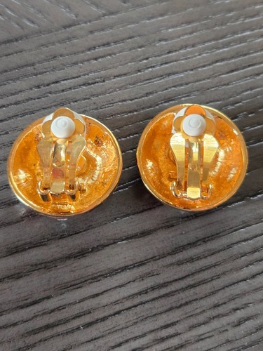 PENDIENTES CLIP VINTAGE JOAN RIVERS TONO DORADO METAL Y ROJO CON PEDRERÍA - Imagen 3 de 4