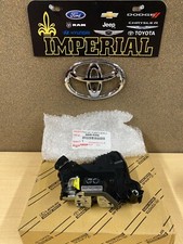 TOYOTA GENUINE OEM NEW LEFT FRONT DOOR LOCK WITH ACTUATOR 690400C050