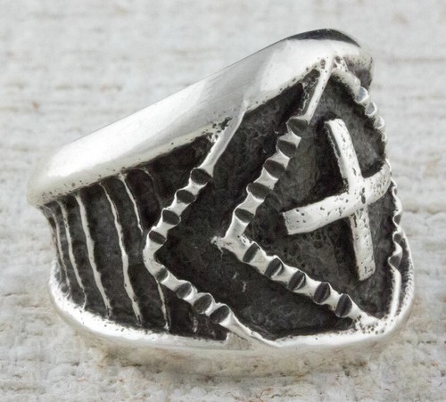 11 - Tufa Stone Cast Sterling Silver Ring By Navajo Artist Stanford Yazzie - Picture 2 of 5