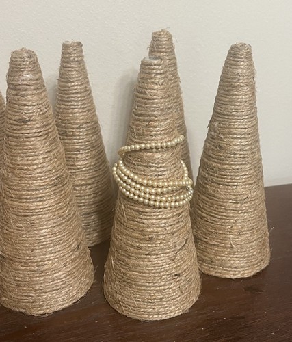 Set of 8 Twine Covered Cones For Jewelry Displays 7” - Bild 2 von 4