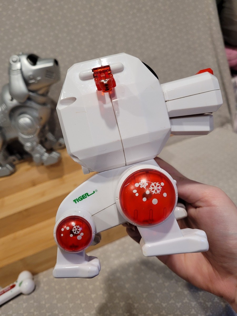 2000 Tiger Electronics Christmas Holiday Poo-Chi & Tekno Robot Dog