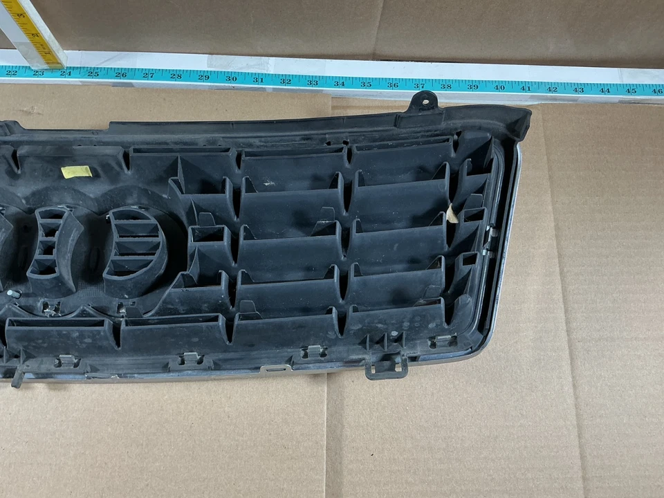 2004-2008年奥迪A4前保险杠格栅带镀铬麻烦组件原始设备制造商 — 第 3/4 张图片