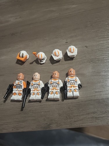 LEGO Star Wars Commander Cody Phase 3 Minifigure & 3 212th Clone Troopers - Picture 10 of 11