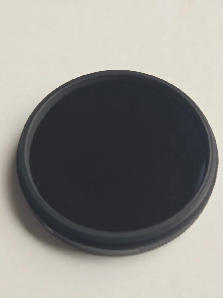 Original Leica 39mm Infrared (IR) Filter E39 Black in Excellent Condition - Image 3 of 4