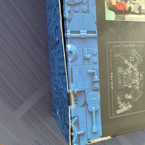 DAMAGED BOX LEGO Ideas Seinfeld 21328 Jerry's Apartment TV Show - Picture 6 of 6