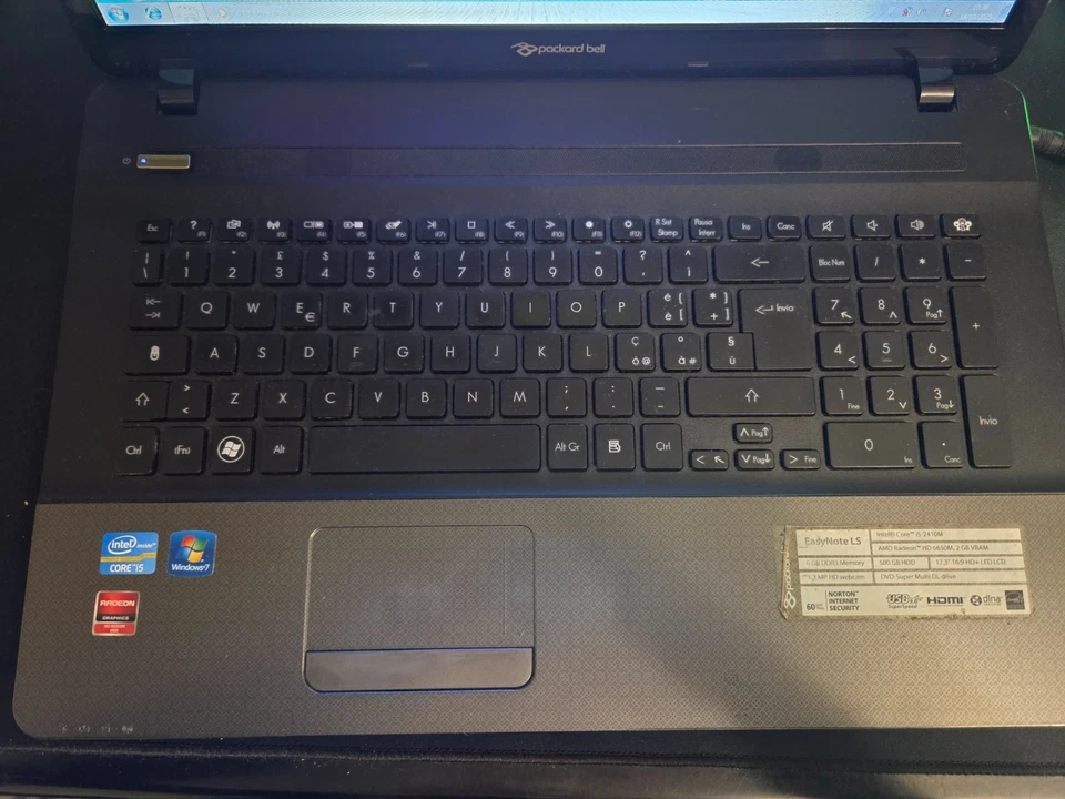 Packard Bell P7YS0 – i5 2410M – Radeon GPU – 6GB RAM – 17" - Immagine 3 di 4