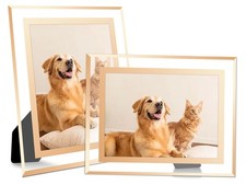 5-inch by 7-inch photo frame A crystal glass photo frame, suitable for displa...