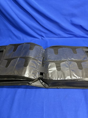 Case Logic Faux Leather DVD CD Carrying Case Holds 208 Discs Black  Zipper Close - Picture 9 of 11
