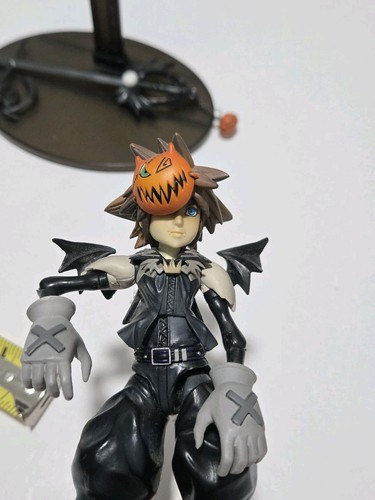 Kingdom Hearts Sora Halloween Town Figure Magical Collection With Stand Rare! - Picture 7 of 13