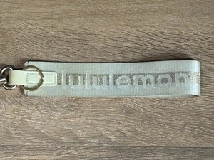 Lululemon Neverlost Keychain | eBay Lululemon Neverlost Keychain | eBay