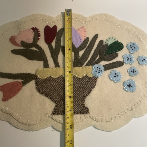 Handmade Wool Felt Appliqué Candle Mats Set of 2 Folk Art Primitive Flowers - Picture 7 of 9