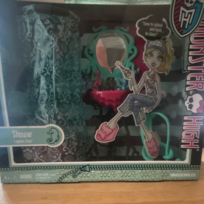 Monster High Skull Shores Lagoona Blue Shower Doll Playset Unassembled Unopened