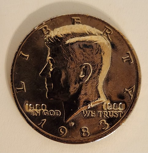 1983 P Gold Plated Kennedy Half Dollar Stamped 1960 - 1980 20 years election - Foto 1 di 4