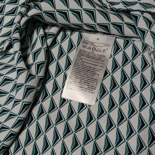 Banana Republic women’s colorful geometric print blouse, size Medium sleeveless - Picture 6 of 6