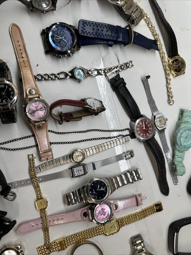 Watch Lot Men’s And Women’s Lot. Read Description - Picture 22 of 24