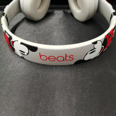 Disney Mickey Mouse Beats Solo3 Wireless 90th Anniversary