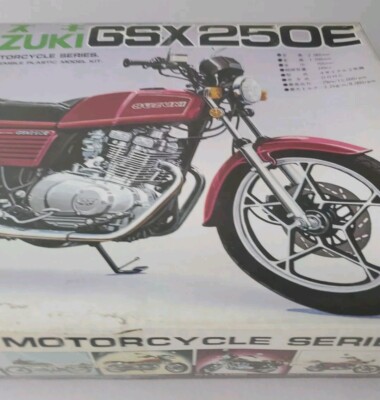 SUZUKI GSX 250E 1/12 プラモデルキット SUZUKI GSX 250E 1/12 プラモデルキット