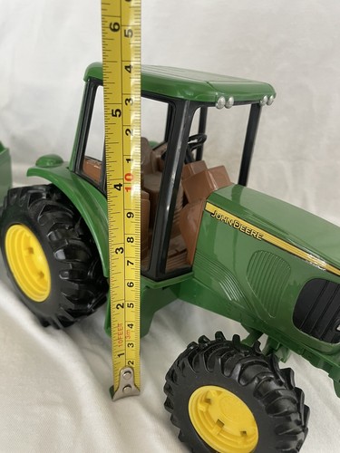 John Deer 1:64 ERTL Tractor W/ Manure Spreader - Picture 4 of 11