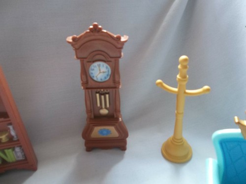 Doll House furniture Plastic Mattel 2004-2005 lot of 9 pieces- BIN GG - Picture 3 of 4