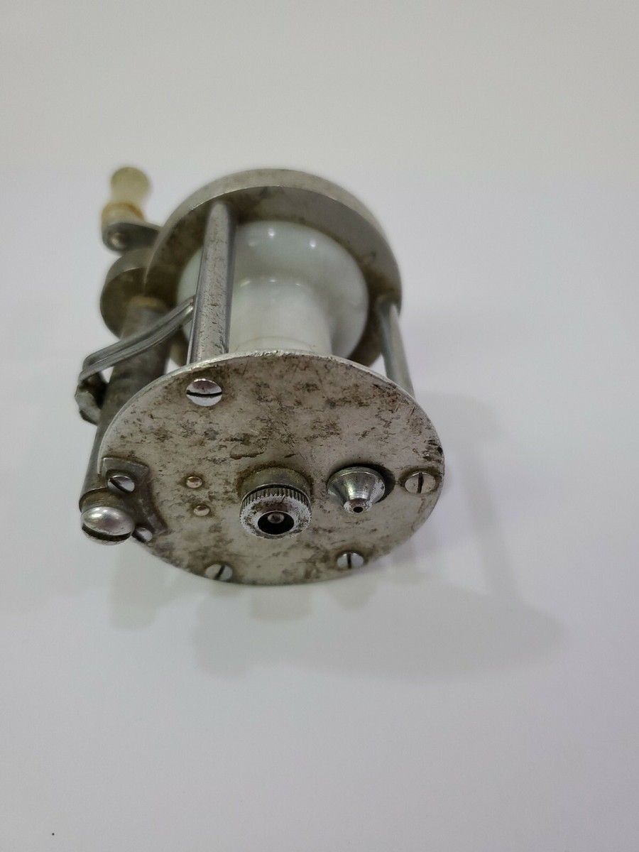 ダイレクトリール PFLUEGER NOBBY 1963C s-l400.jpg