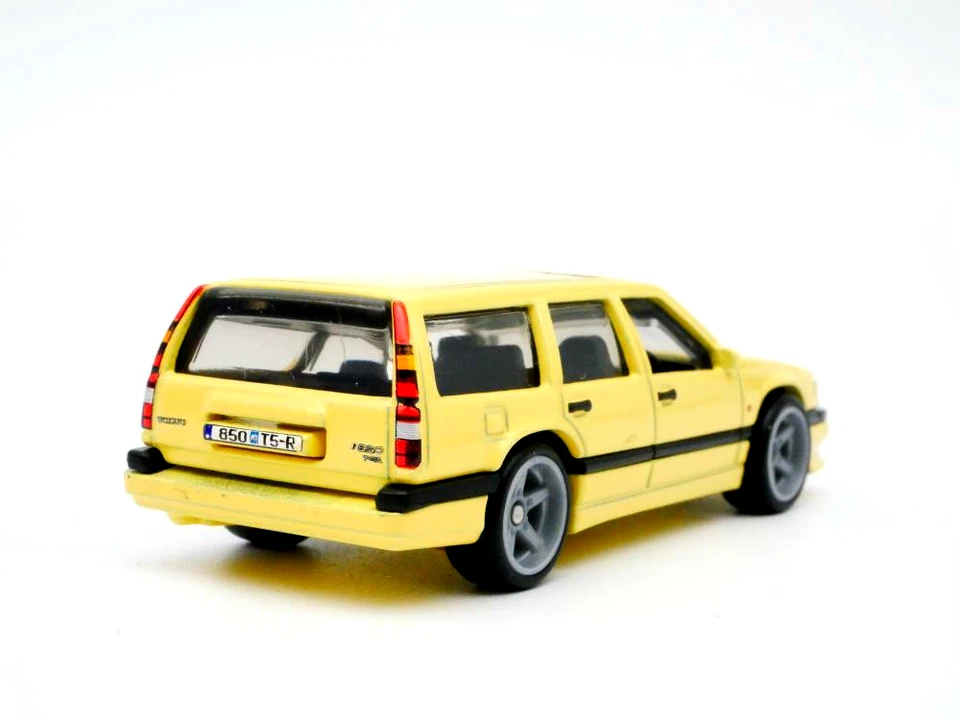 Volvo 850 1997 Estate Real Riders escala 1:64 diecast coche modelo coleccionista Foto 2 de 4