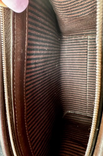 Bolso de Mano Cartera Corazón Brighton Cuero Marrón Cocodrilo Repujado - Imagen 12 de 13