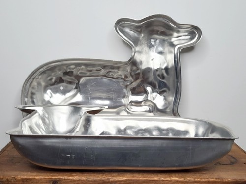 Vintage 2-Piece Aluminum Easter Lamb Holiday Cake Pan - Picture 2 of 24