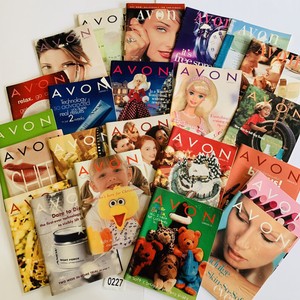 1997-Vintage-Avon-Catalog-Campaign-Books-Lot-of-23
