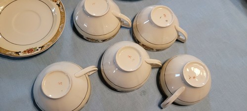 W H Grindley VENETIA 5 Cups and Saucers Gold Trim (lot2) - Picture 4 of 7