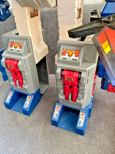 Takara Transformers Headmaster Commander Fortress Maximus C-114 Vintage Figure - Picture 7 of 9