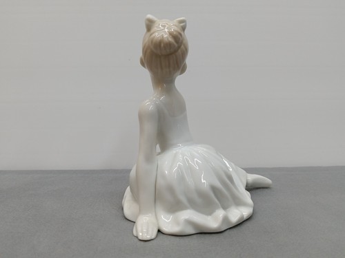 Statuina ballerina seduta vintage House of Global Art dipinta a mano stile Lladro - Foto 4 di 10