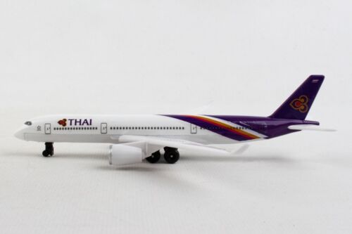 NEW THAI AIRLINES Airbus A350 Die-cast toy airliner Daron Real Toy RT0235 - Picture 5 of 8