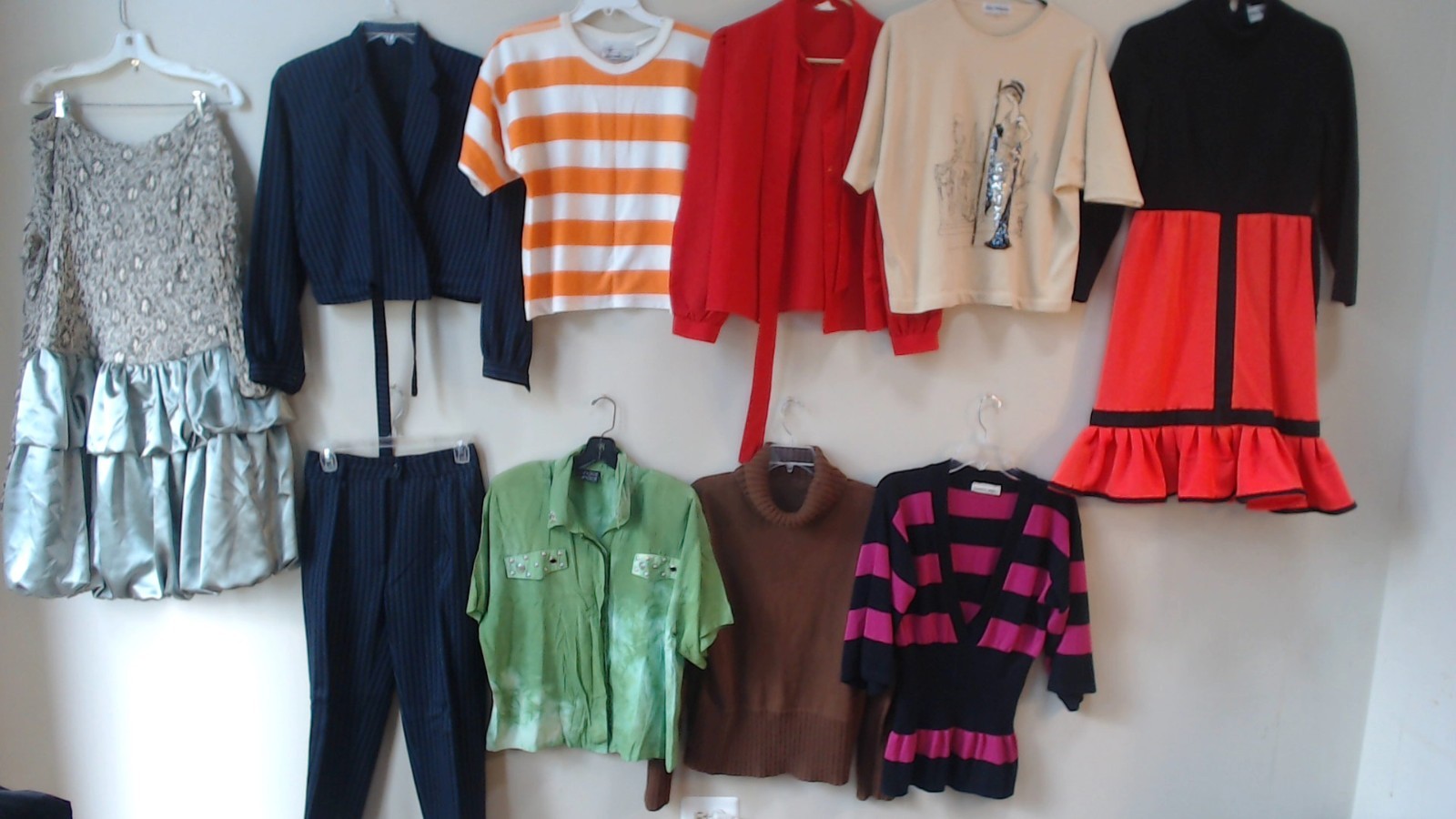 SIZE S M & L MIX LOT OF 32 WOMEN'S SPIEGEL SAG HARBOR ARDEN B PETER VALENTINE & SIZE S M & L MIX LOT OF 32 WOMEN'S SPIEGEL SAG HARBOR ARDEN B PETER VALENTINE &