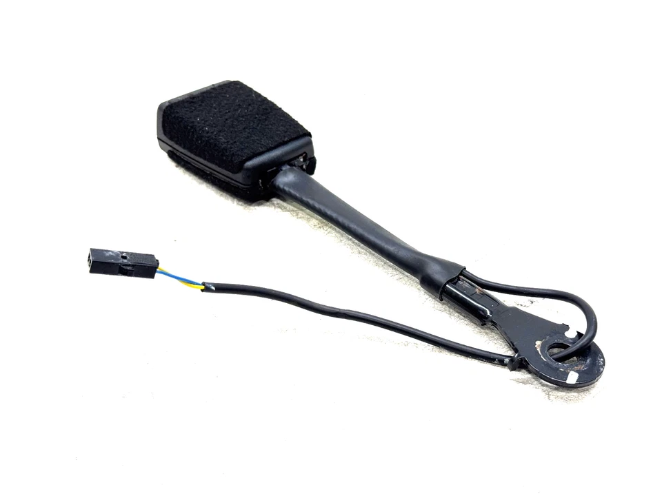 Audi TT TTS TTRS 2016-2023 cinturón de seguridad pasajero delantero derecho hebilla tensor OEM Foto 3 de 4