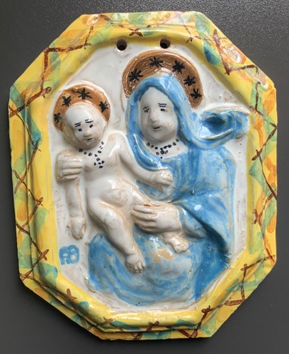 Targa devozionale terracotta dipinta a mano Madonna con Bambino cm. 13 x 16 - Foto 1 di 3