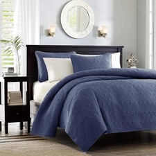 Madison Park Quebec Quilt Set - Luxurious Damask Stitching Design, Navy 3 Piece