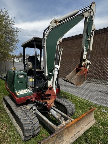 2005 TAKEUCHI TB 135 Excavator - Picture 2 of 12