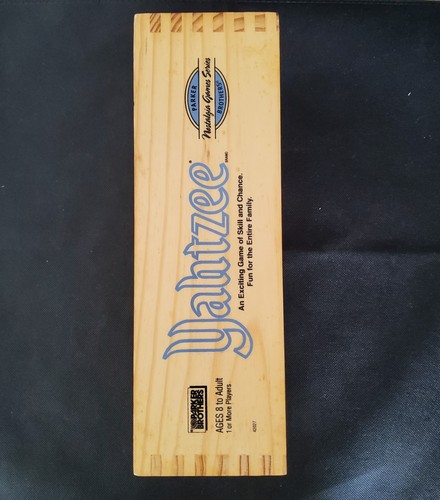 Vintage Yahtzee Dice Family Game In Wood Box 2004 Parker Brothers Hasbro - Picture 6 of 10
