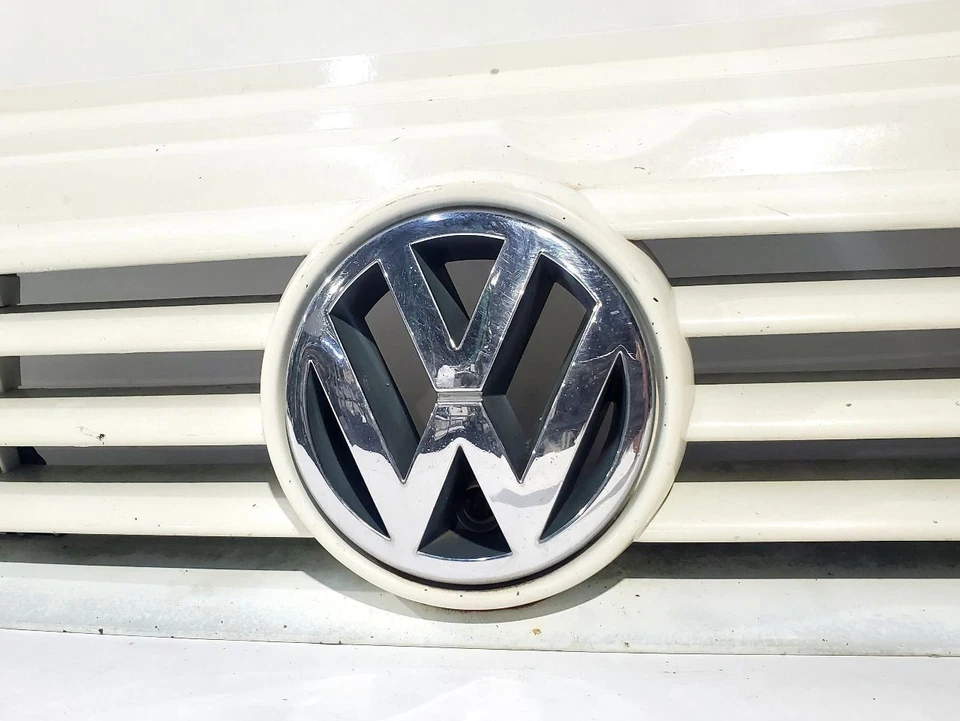 Volkswagen Eurovan Rialta 1999 2000 OEM blanco parrilla superior e inferior tiene desgaste Foto 3 de 4