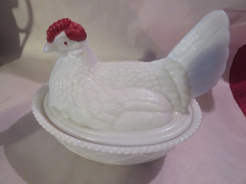 Vintage Westmoreland White Milk Glass Hen on Nest Candy Trinket Dish - Picture 1 of 7
