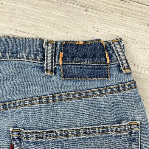 Jeans de mezclilla de algodón lavado medio pierna recta Levi's 550 defectuosos 38x31 - Imagen 6 de 11