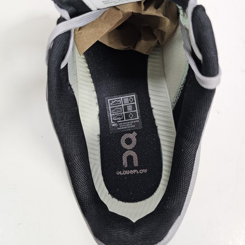 On Cloudflow Running Walking Shoes V3 Men’s Size 9.5 - Picture 6 of 8