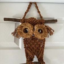 Vtg 70s Macramé Owl Wall Art/Hanging Boho Jute Driftwood Plant Hanger 28 in.